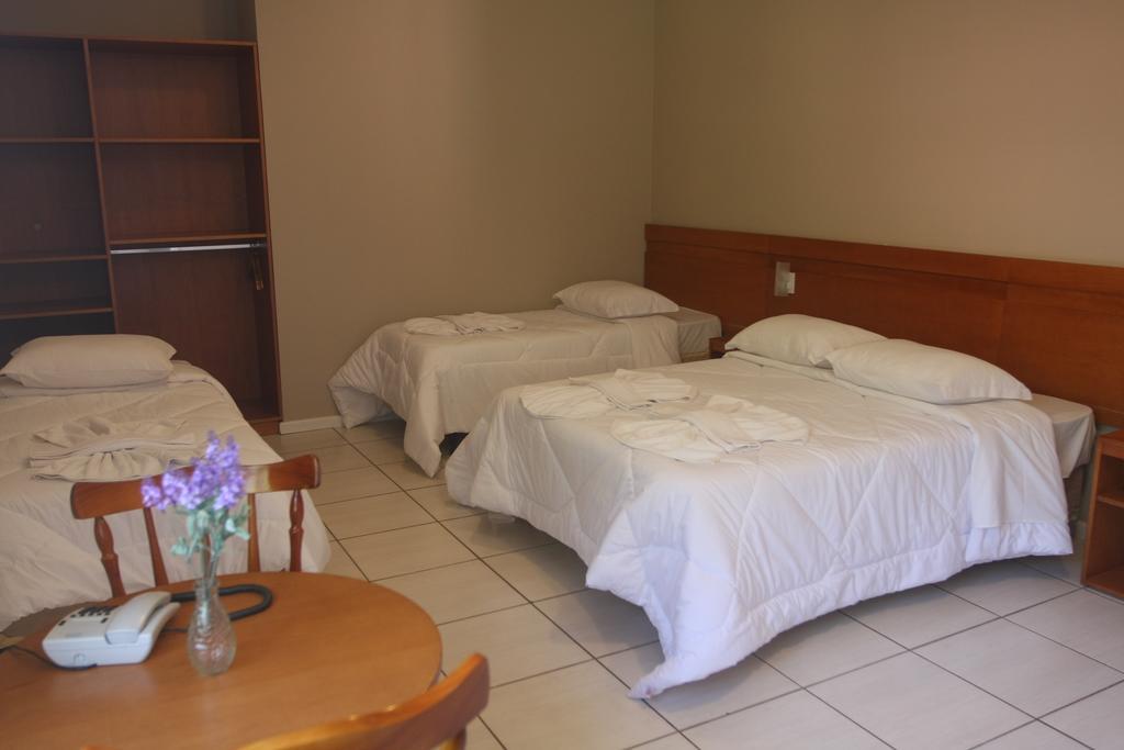 Quarto Quádruplo Standard